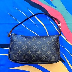 Louis Vuitton LV Accessories Pouch Bag  Pochette Monogram Authentic Preloved